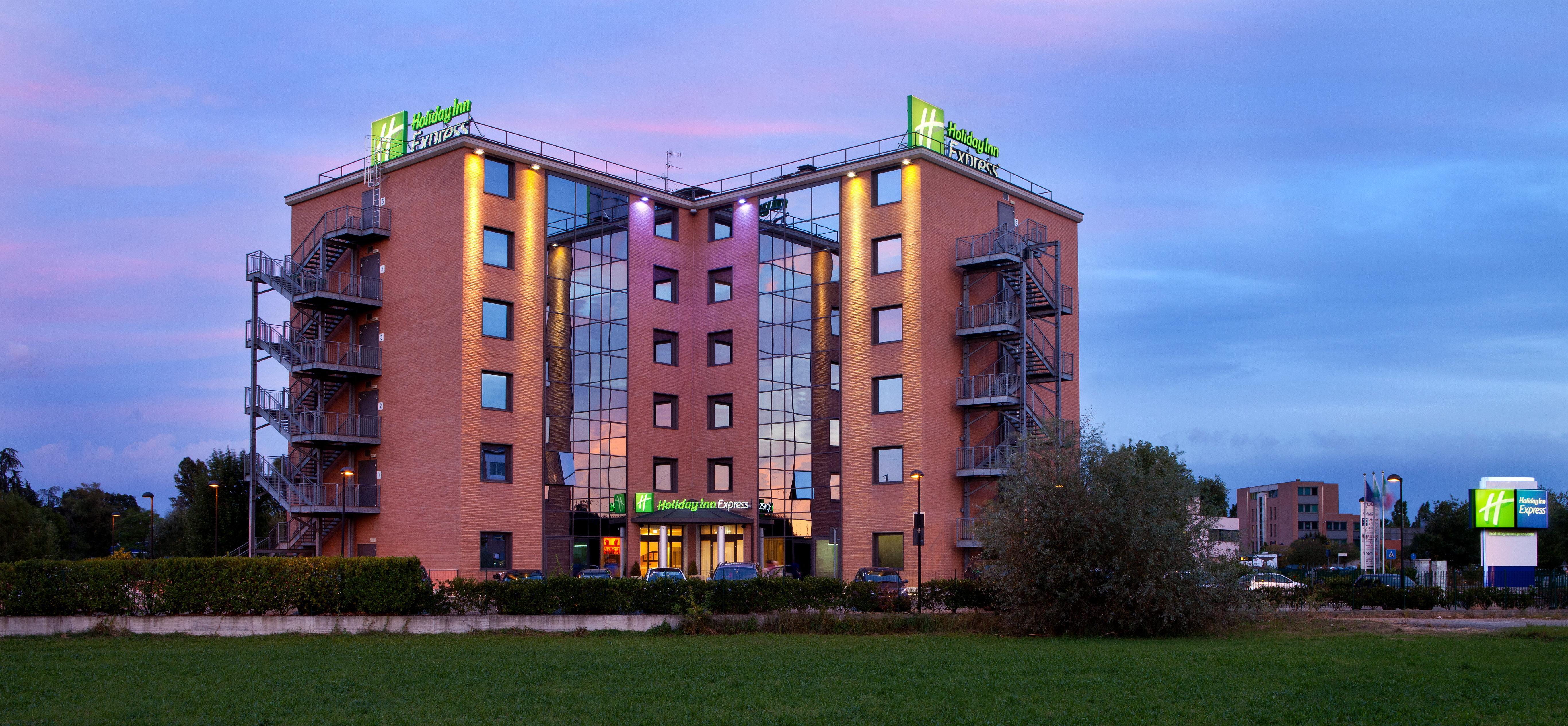 Holiday Inn Express Reggio Emilia By Ihg Zewnętrze zdjęcie