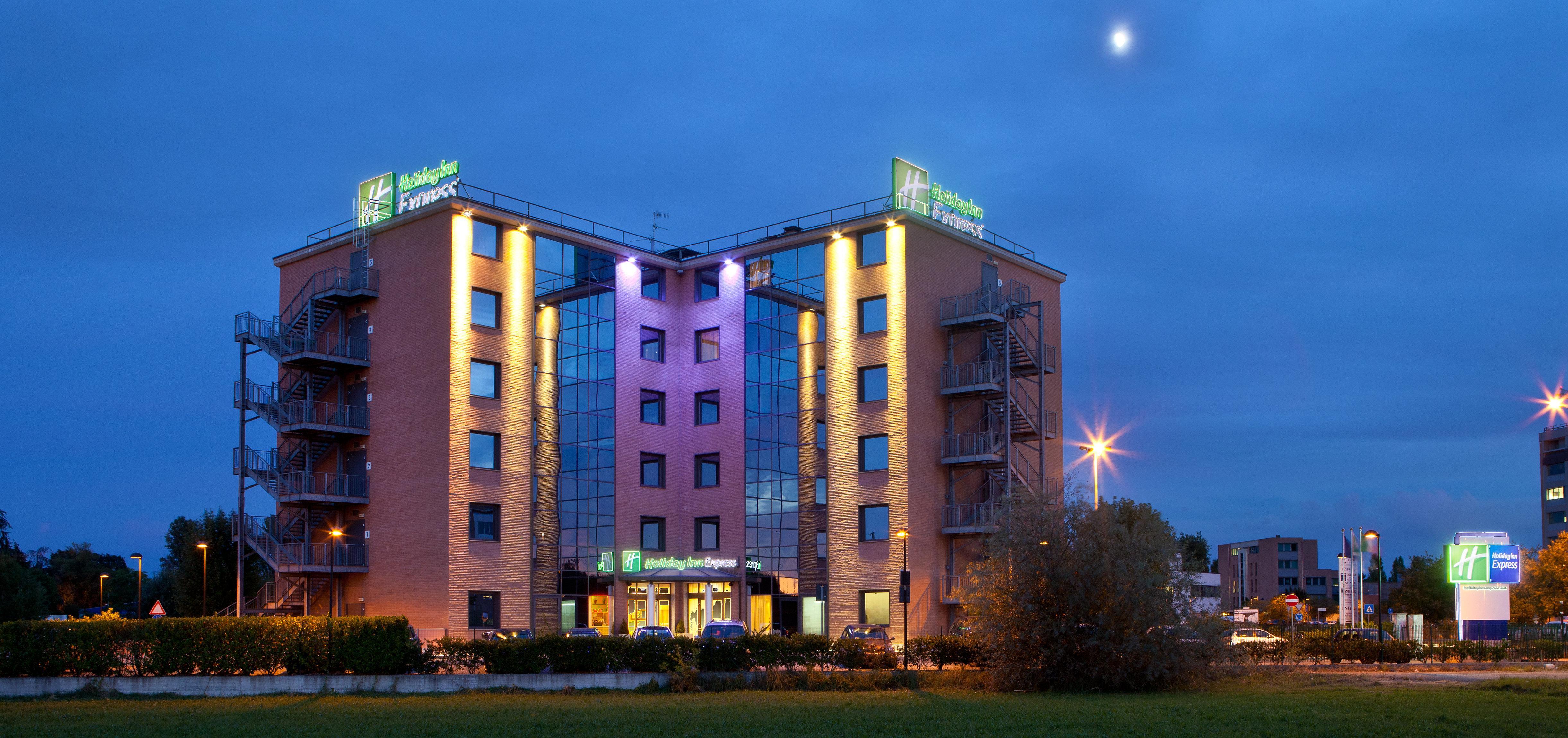 Holiday Inn Express Reggio Emilia By Ihg Zewnętrze zdjęcie